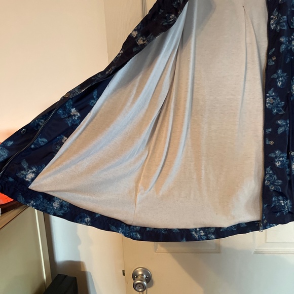 Women's Merona Blue Floral Rain Jacket size L - Picture 4 of 4